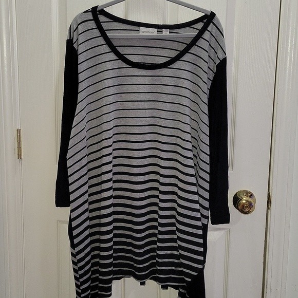 Avenue Gray and Black Stripes Tunic Top Plus Size 30/32 - Picture 1 of 8